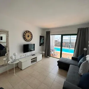  Apartment Oasis Blue - Beautiful 1 Bedroom On Private Complex With Pool Spain